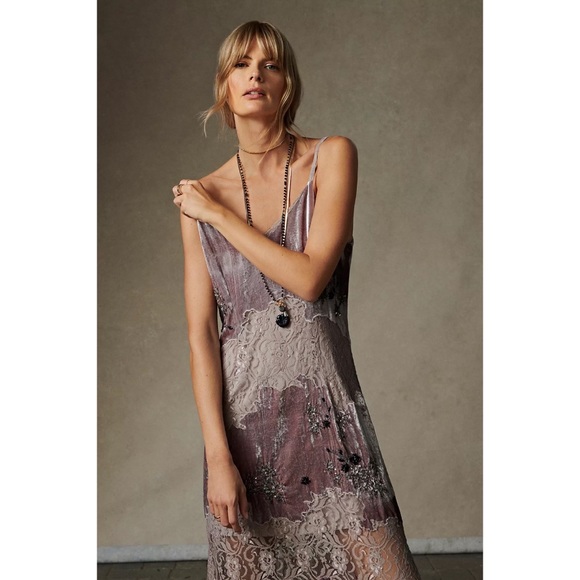 ❌NOT FOR SALE❌ Anthropologie Let Me Be Velvet Lace Slip Maxi Dress - Picture 6 of 10